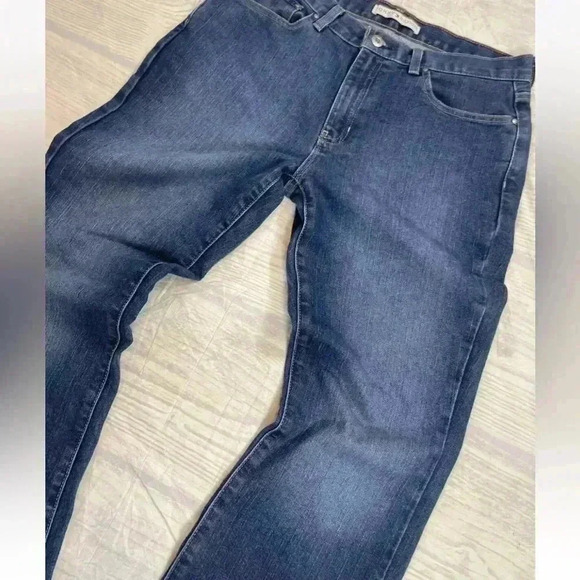 Vintage Classic Tommy Hilfiger Woman’s Denim Jeans Size 8 Stright Fit  Med Wash - Picture 14 of 16